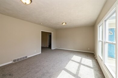 2431 SE 8th St, Des Moines, IA 50315 - photo 3