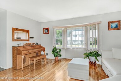 06-Living Room