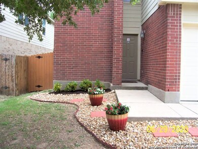 10306 Roseangel Ln, Helotes, TX 78023 - photo 2