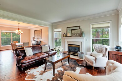11710 Paramont Way-7