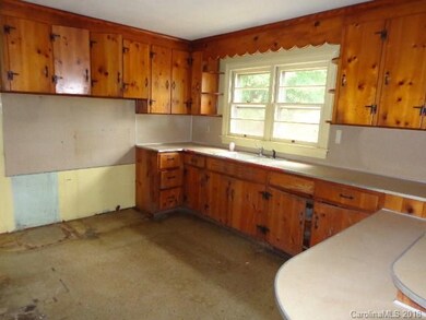 654 N Bost St unit 14, Statesville, NC 28677 - photo 5