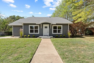 202 Sunset Dr, Cleburne, TX 76033 - photo 2