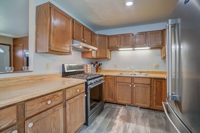 229 Lincoln St, Brooklyn, WI 53521 - photo 7