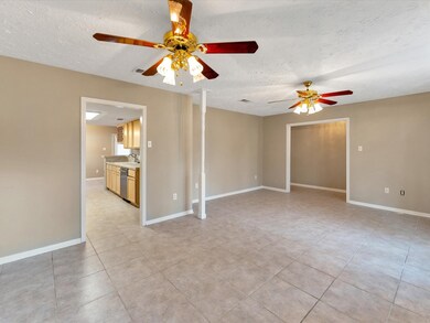 5922 Par Four Dr, Houston, TX 77088 - photo 7