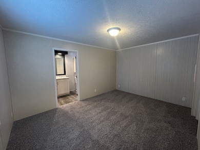 139 Texas unit 139, Belleville, MI 48111 - photo 3