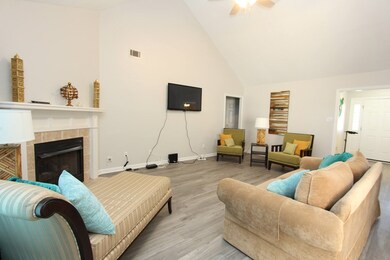 Living/Den Area