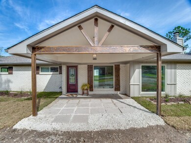 6910 N Oak Bend Dr, Alvin, TX 77511 - photo 2