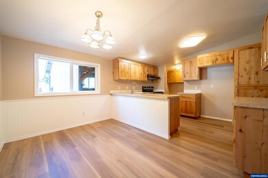 419 W Main St, Lyons, OR 97358 - photo 7