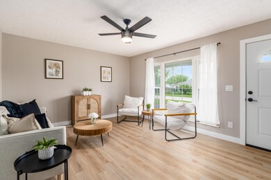 861 Aladdin Ct, Columbus, OH 43207 - photo 3