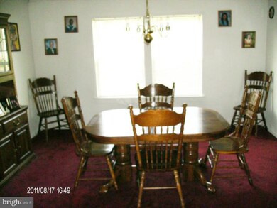 105 W Milby St, Harrington, DE 19952 - photo 4