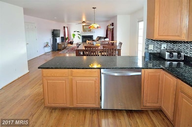 605 S Maple Ave, Purcellville, VA 20132 - photo 4