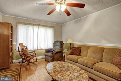 122 Diamond St, Reading, PA 19607 - photo 4