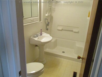 419 23rd St, Dunbar, WV 25064 - photo 3