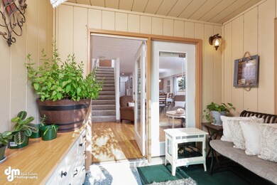 Unit 2 Enclosed Deck 20190729-DW-42305-F