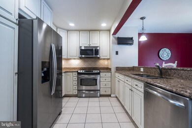 3310 Stone Heather Ct, Herndon, VA 20171 - photo 5