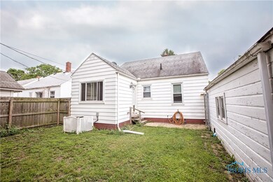2257 108th St, Toledo, OH 43611 - photo 4