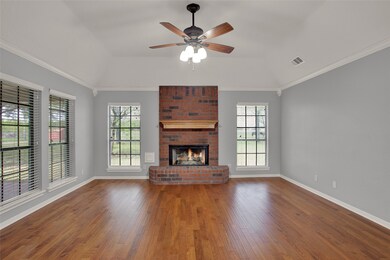 3606 Hummingbird Ln, Alvin, TX 77511 - photo 7