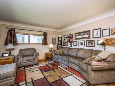 111 Patricia Ln NW, Cedar Rapids, IA 52405 - photo 4