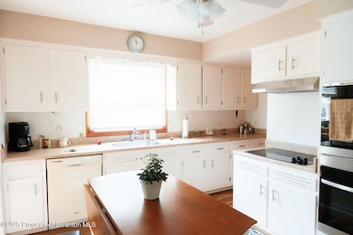 118 Howard St, Old Forge, PA 18518 - photo 7