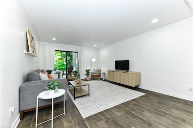 1510 Benjamin Pkwy unit B, Greensboro, NC 27408 - photo 3