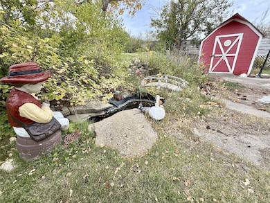 233 4th Ave SW, Cut Bank, MT 59427 - photo 2