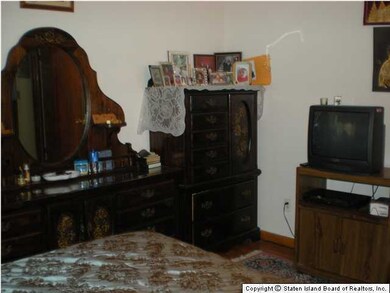 257 Watchogue Rd, Staten Island, NY 10314 - photo 7