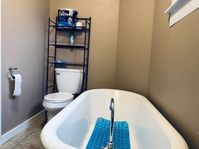 512 N Thoman St, Crestline, OH 44827 - photo 7