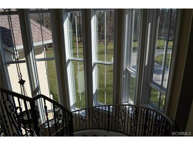 STAIRCASE TO 2ND FLOOR