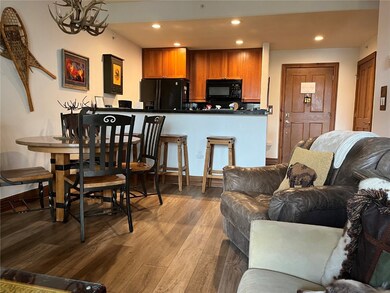 Living area..and you can talk to the gourmet chef