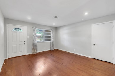 316 Simmons Dr, Hurst, TX 76053 - photo 4