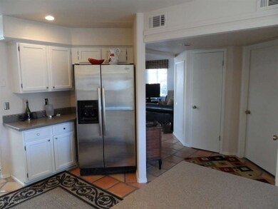 KITCHEN - FRIDGE STAYS