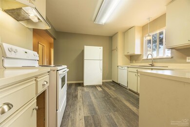 1246 NE Watson Dr, Bend, OR 97701 - photo 5