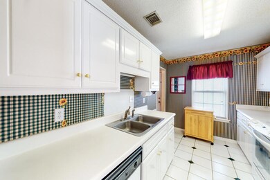 2-2 Kitchen3