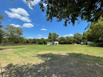 1317 Scotland Ave, Azle, TX 76020 - photo 4