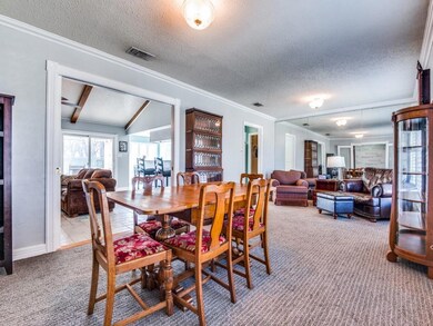 2841 Stephanie Ln, Hurst, TX 76054 - photo 7