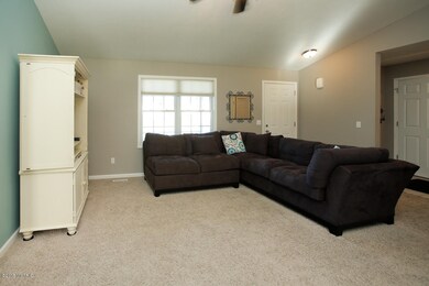 1013 comstock ct-103