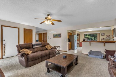 4809 Switzer Rd, Shawnee, KS 66203 - photo 5