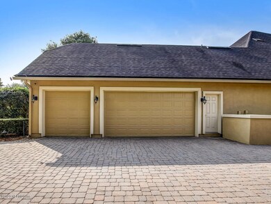 371 N Lombardy Loop-008-55-Garage-MLS_Si
