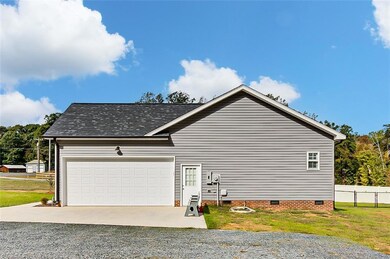 3679 Buffalo Ford Rd, Asheboro, NC 27205 - photo 4