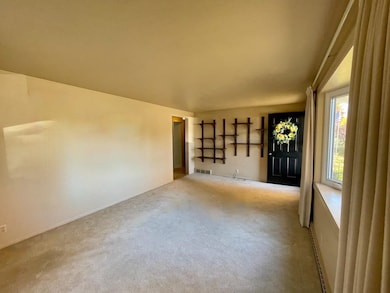 2252 Center St, Green Bay, WI 54304 - photo 6