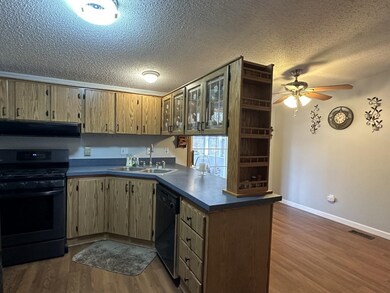 31 McElwain St, MerriMacK, NH 03054 - photo 2