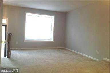 7768 Black Horse Ct, Manassas, VA 20109 - photo 2