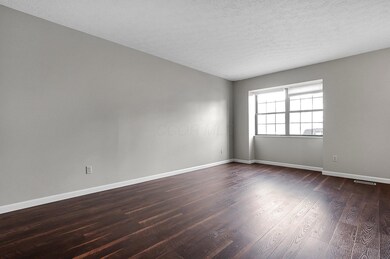 920 Charnwood Ln unit 10A, Worthington, OH 43085 - photo 3