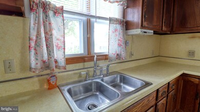 1736 Stoneburner Rd, Edinburg, VA 22824 - photo 4