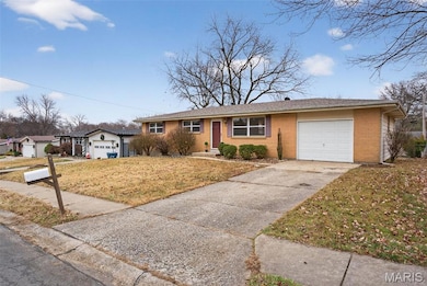 520 Rebecca Dr, Saint Charles, MO 63301 - photo 2