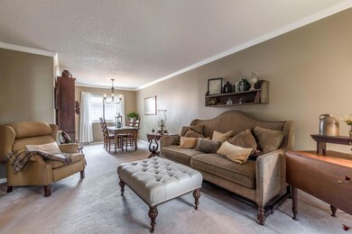 6331 Friars Green Ln, Columbus, OH 43213 - photo 2