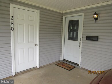 280 Appletree Dr, Levittown, PA 19055 - photo 5