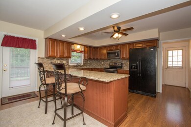 7511 Newton Dr, Louisville, KY 40228 - photo 5