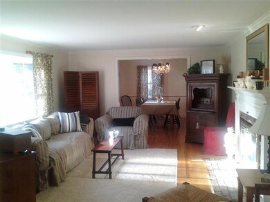 136 Cotuit Bay Dr, Cotuit, MA 02635 - photo 5