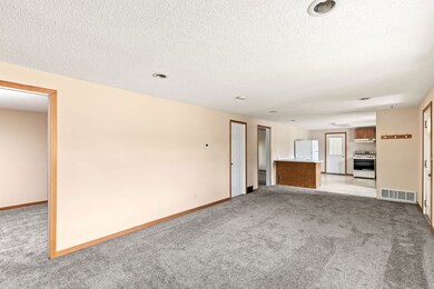 13 4th St N, Fairfield, MT 59436 - photo 3